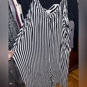 Torrid black and white romper size 6